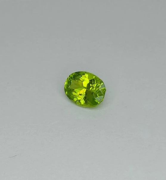 2.90ct Natural Peridot Oval cut Loose Gemstone From Pakistan — view 1